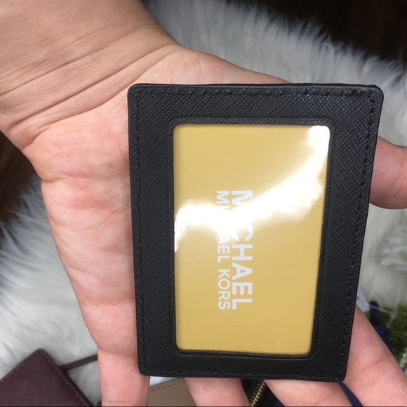 Michael Kors card case carryall wallet - Picture 7 of 9